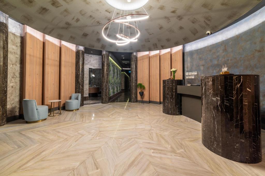 پذیرش هتل آکرا تی یو آی بلو سنسیتوری